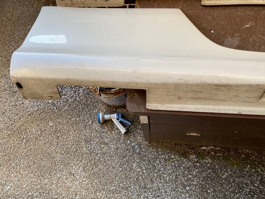 S14前期シルビアの純正型の左右のサイドスカート