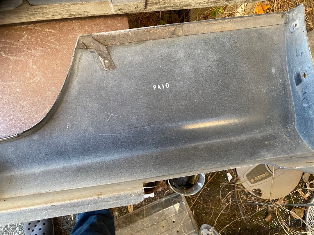 S14前期シルビアの純正型の左右のサイドスカート