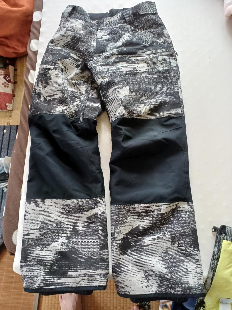 SALOMON スキーウェア　上下　Lサイズ