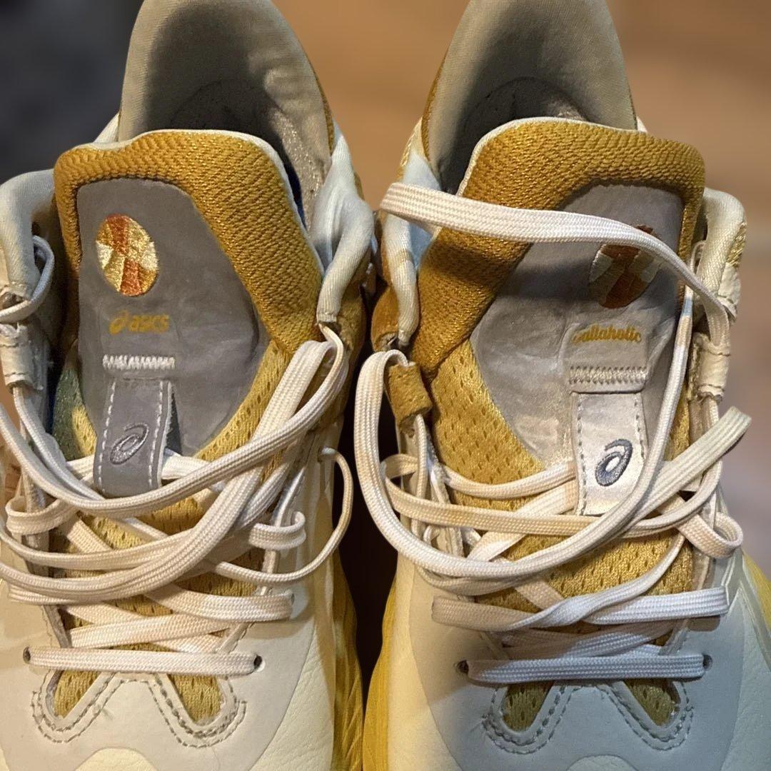 ASICS バスケットボールシューズ ホワイト/イエロー/オレンジ