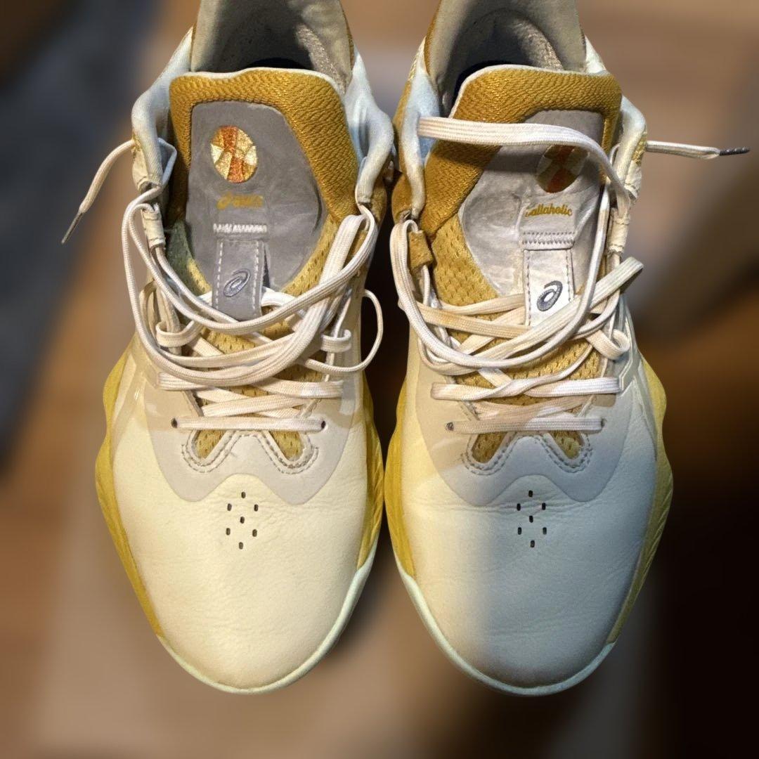 ASICS バスケットボールシューズ ホワイト/イエロー/オレンジ