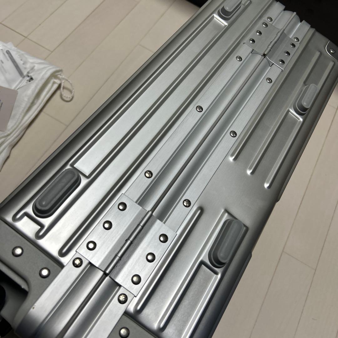 INNOVATOR アルミ 36L スーツケース シルバー