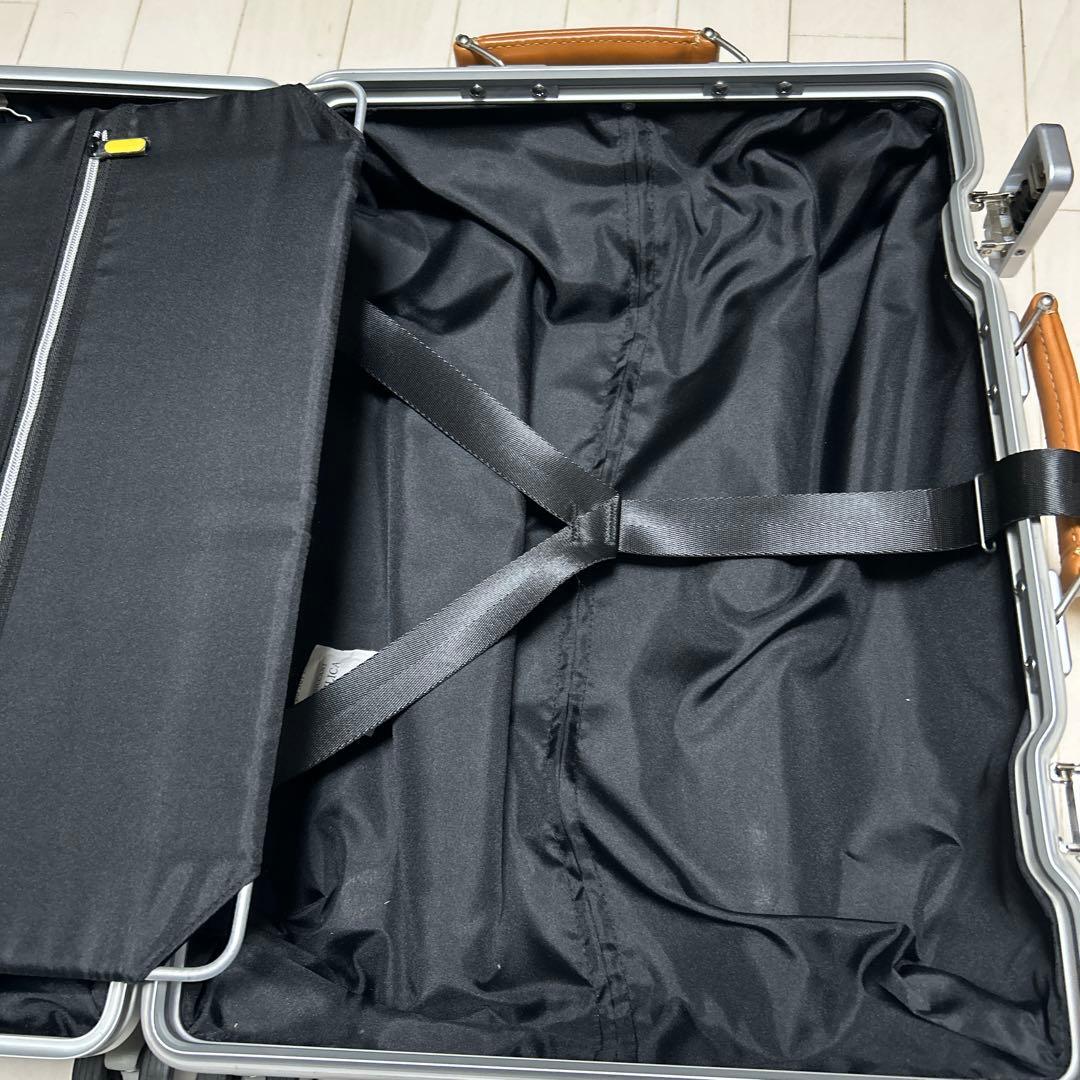 INNOVATOR アルミ 36L スーツケース シルバー