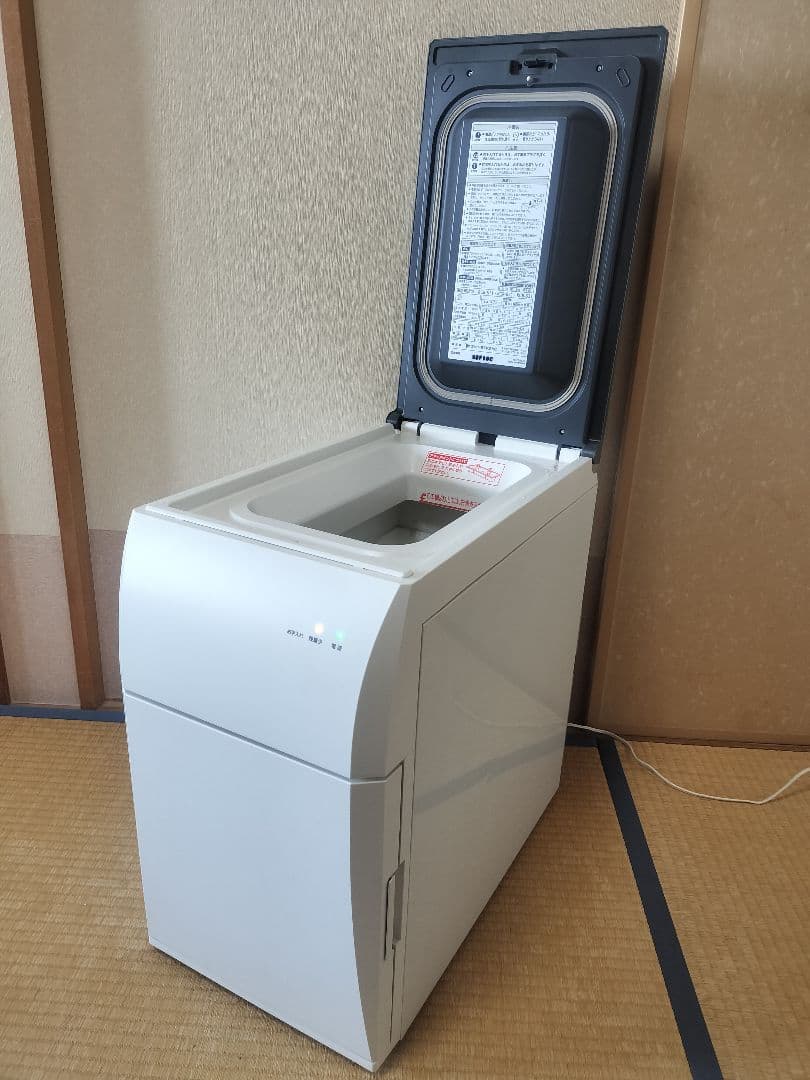 エムケー精工 保冷米びつ 冷えっ庫 RCR-611W（米収納量11kg）