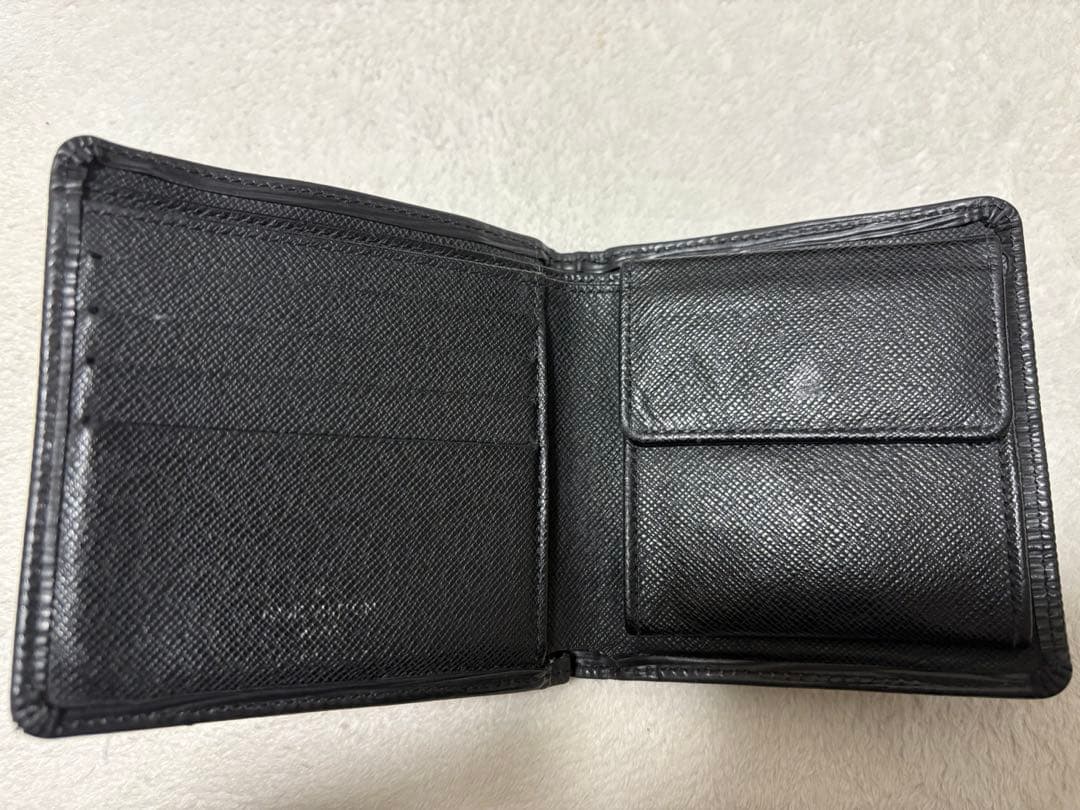 美品　ルイヴィトン エピ ポルトビエ カルトクレディ モネ 財布 マルコ 黒