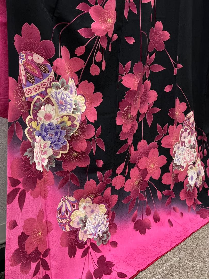 振袖 金彩 紋意匠 桜 牡丹 正絹 黒色 S155