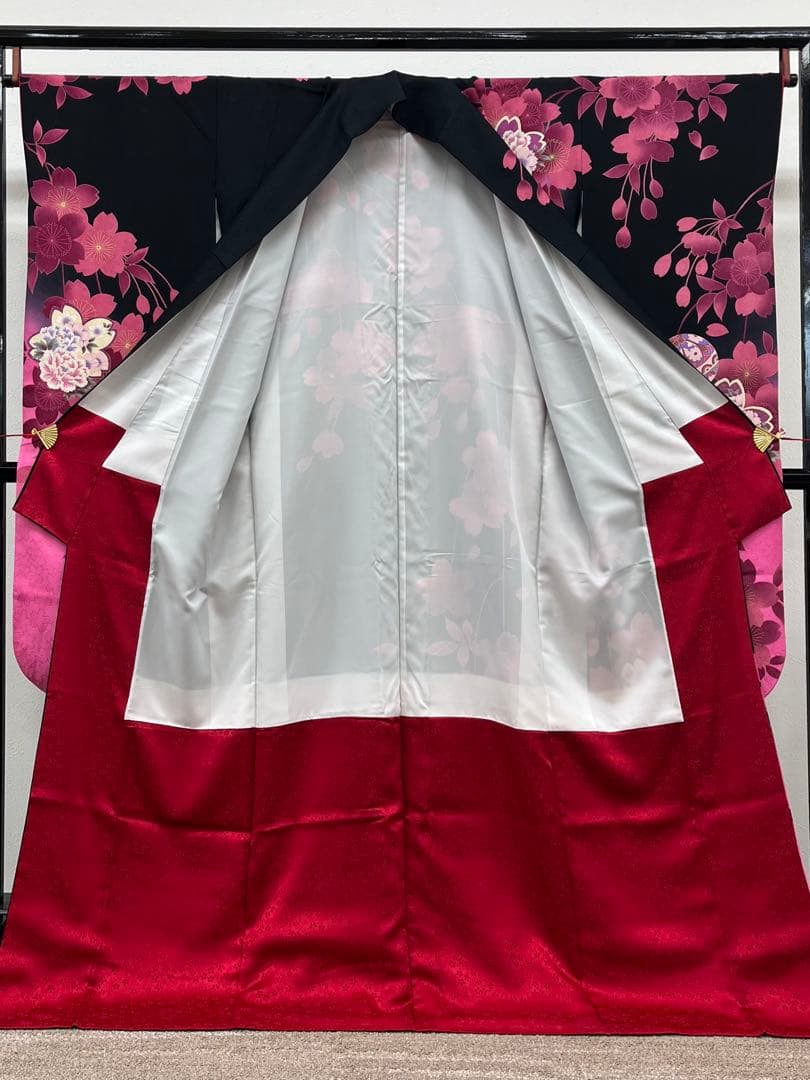 振袖 金彩 紋意匠 桜 牡丹 正絹 黒色 S155