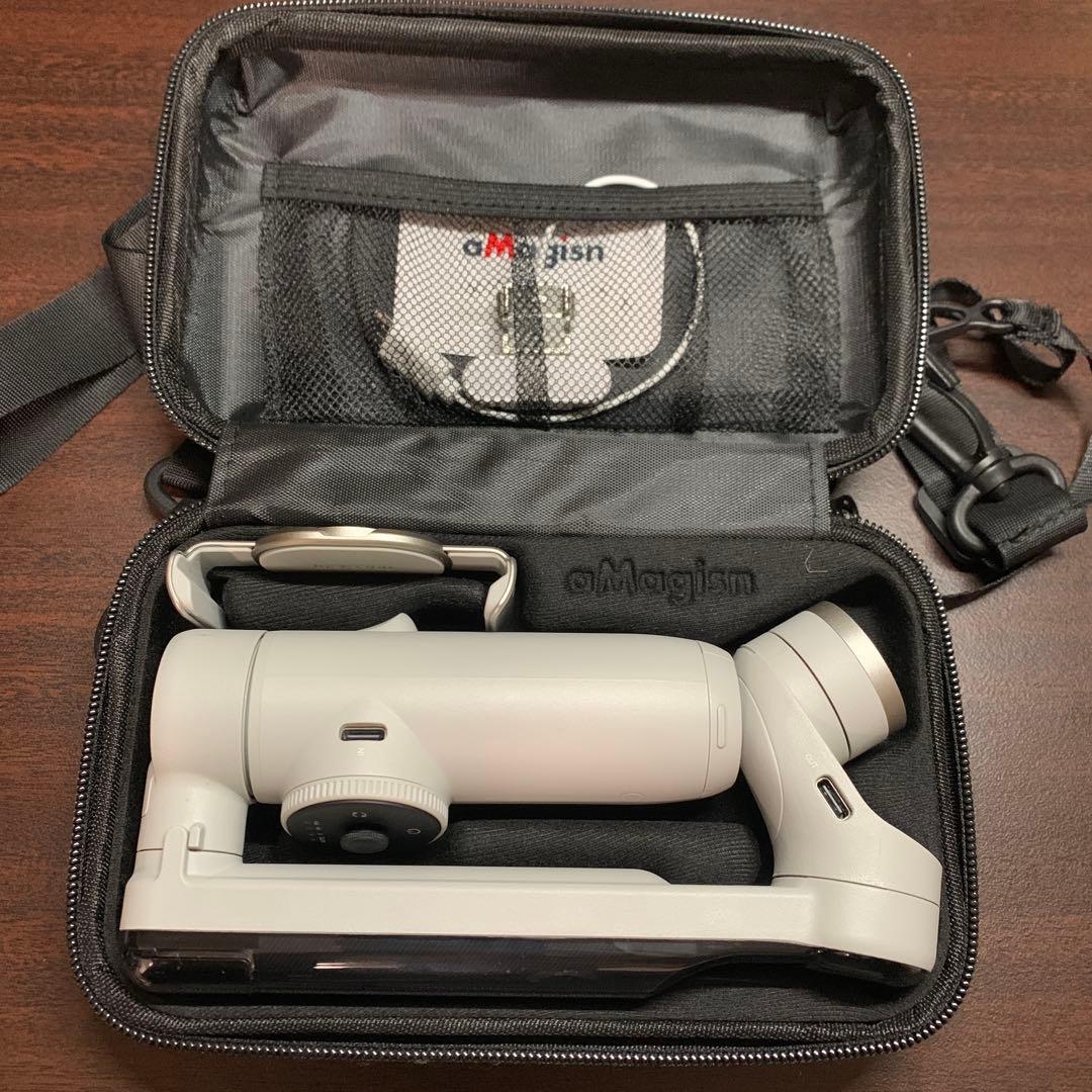 Insta360 Flow スマートフォンスタビライザー　撮影ライト、ケース付属