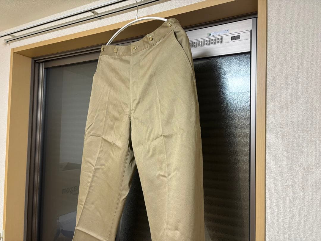 comoli コットンチノ　オーバーパンツ　サイズ3