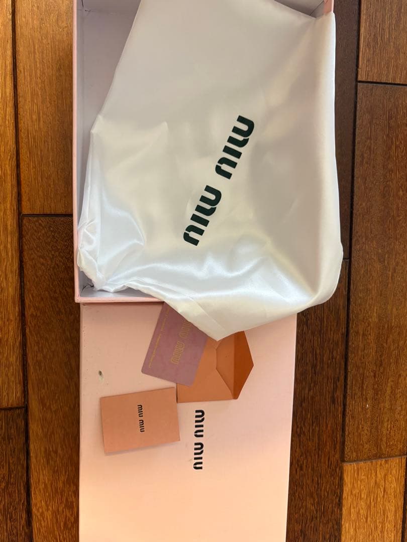 miu miu ブラック ショルダーバッグ