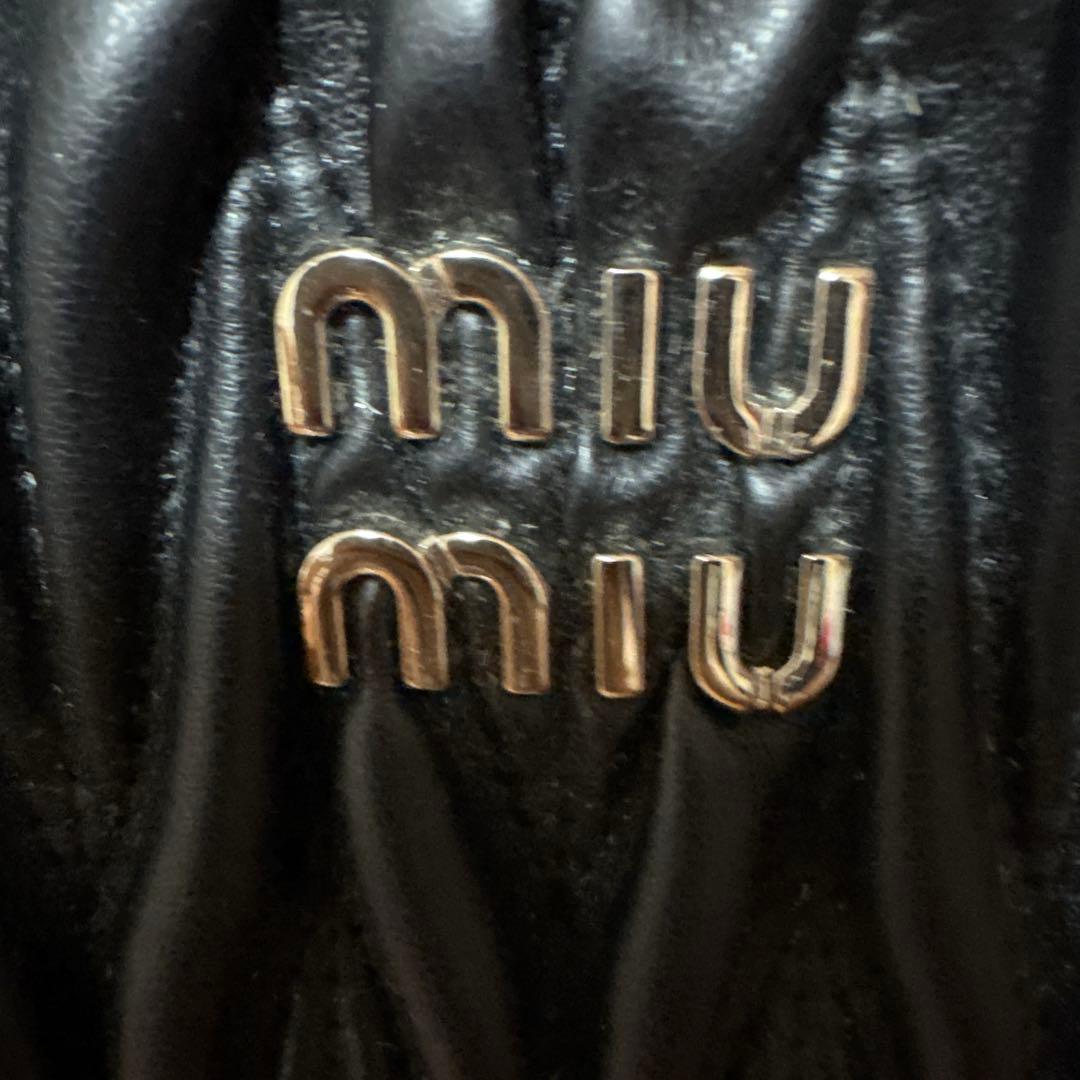 miu miu ブラック ショルダーバッグ