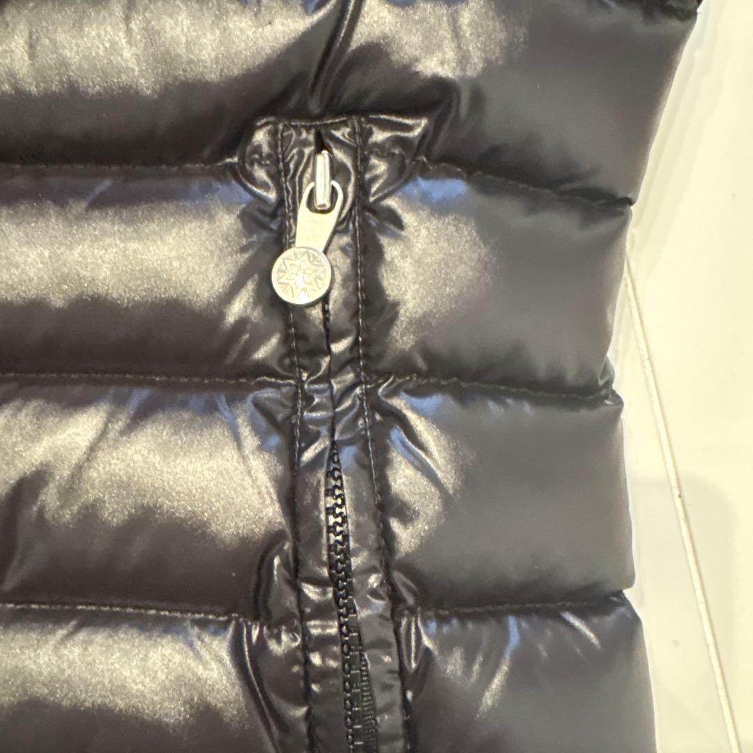 たまPYRENEX ブラックダウンベスト 36サイズ