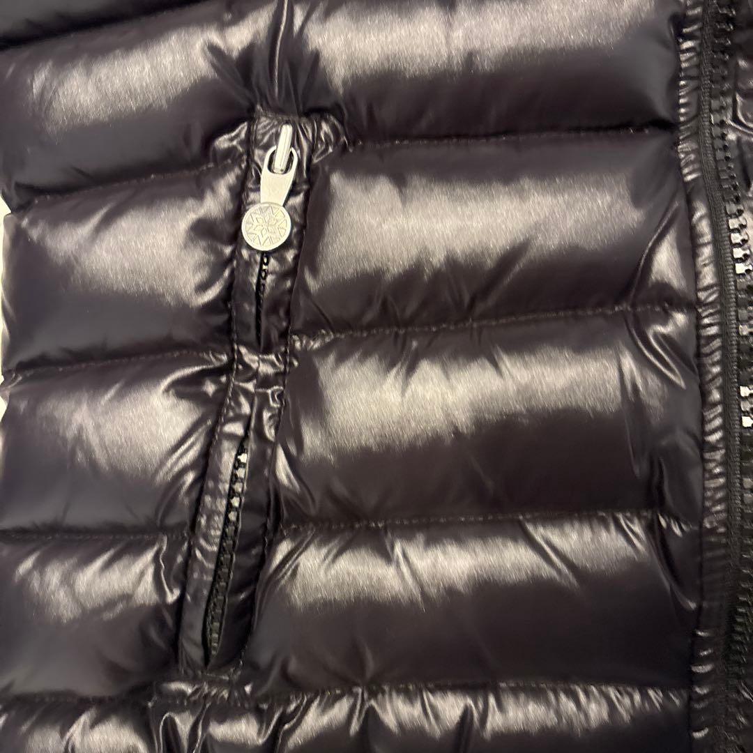 たまPYRENEX ブラックダウンベスト 36サイズ