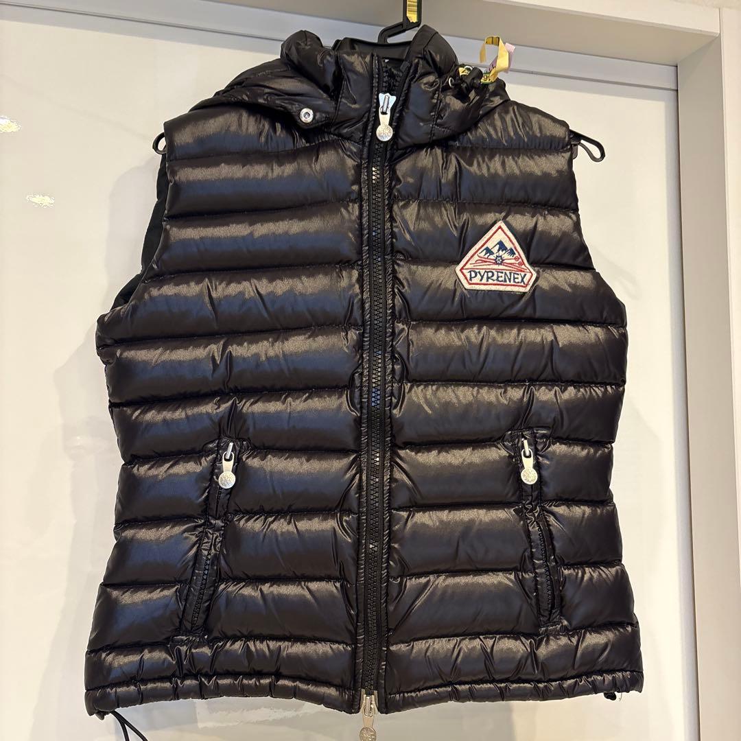 たまPYRENEX ブラックダウンベスト 36サイズ