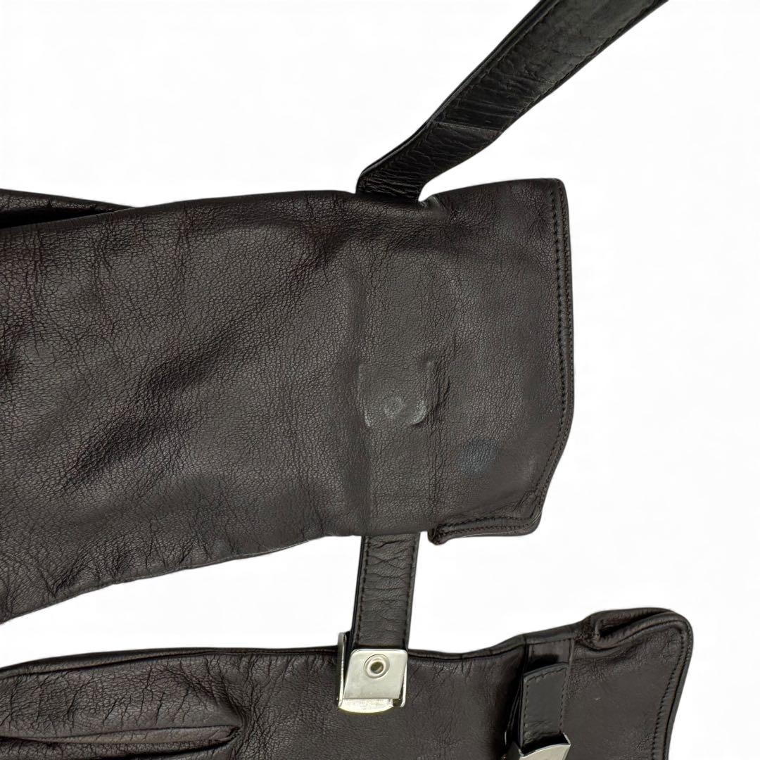 美品　プラダ　手袋　レザー　ベルト付き　裏地シルク　プラダ　ダークブラウン