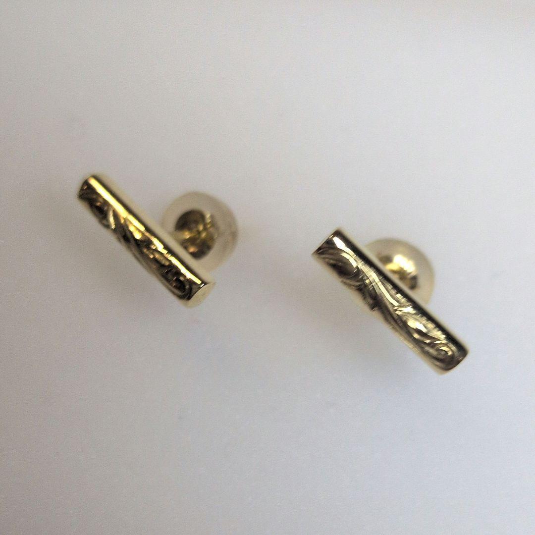 K10YGハワイアンジュエリーmaxi♡彫刻模様バーピアス