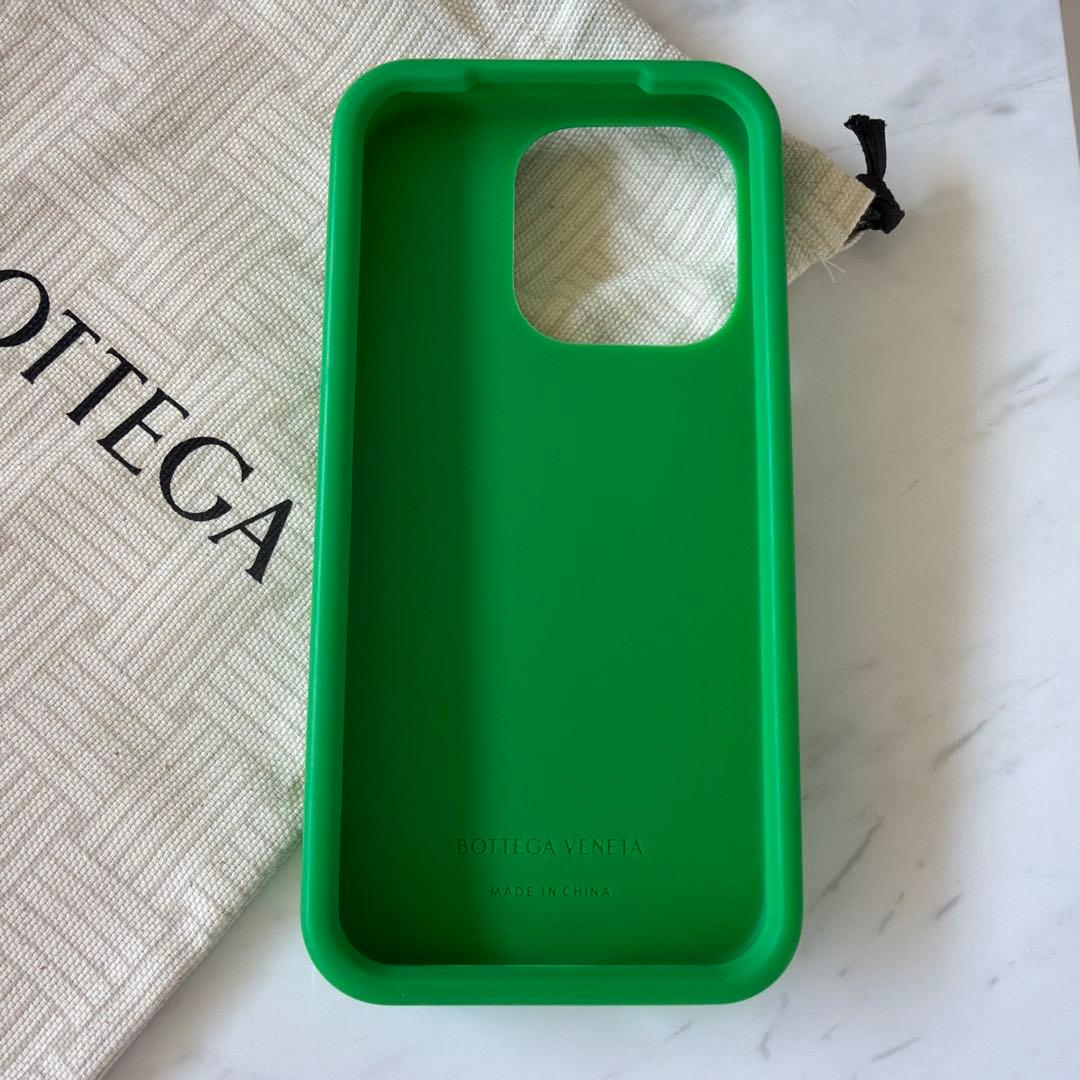 BOTTEGA VENETA グリーン iPhone15proケース