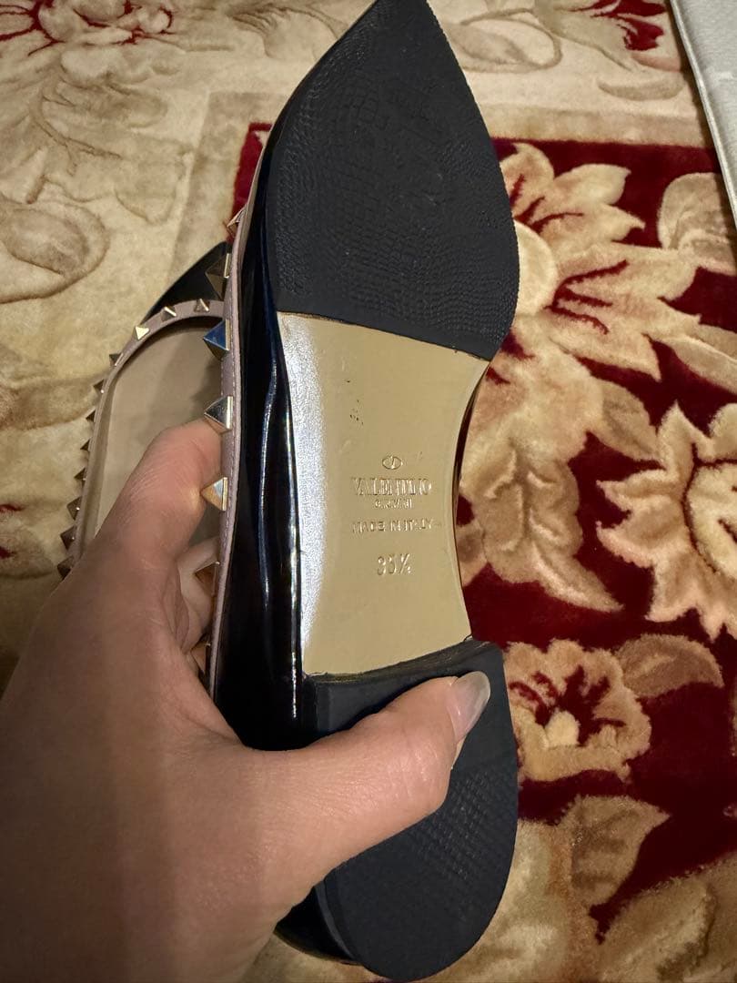 VALENTINO スタッズ ブラック フラットシューズ 22.5