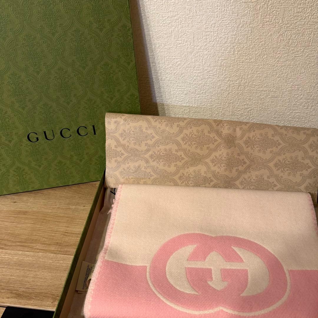 GUCCI インターロッキングG付きウールカシミヤスカーフ
