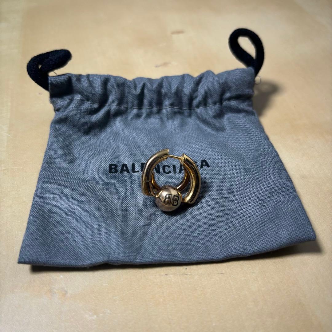 ト*ン様 BALENCIAGA ピアス　ゴールド　片耳