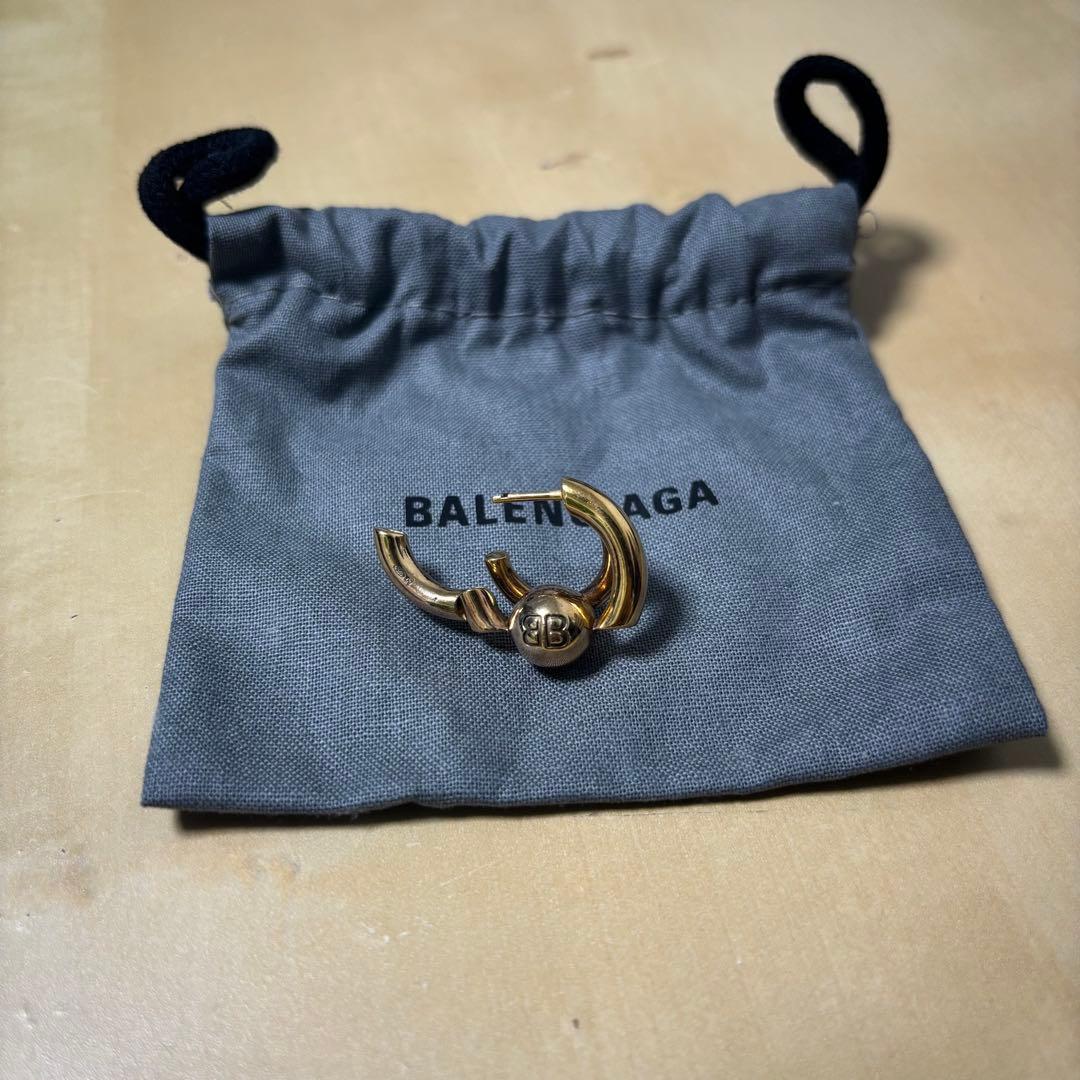 ト*ン様 BALENCIAGA ピアス　ゴールド　片耳
