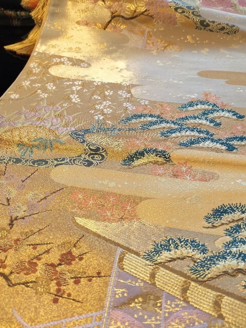 A846★逸品‼️豪華刺繍‼️正絹テーブルランナー2m10cm