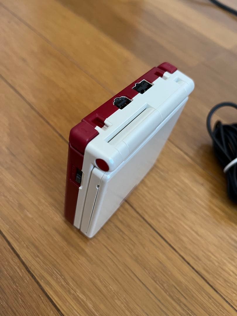ゲームボーイアドバンスSP本体　ファミコンカラー　ソフト5本付き！