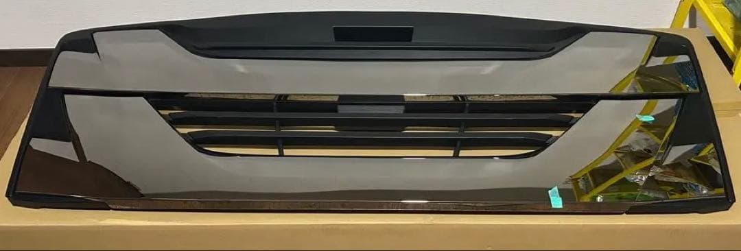 いすず現行ギガ　純正クロームメッキフロントパネル