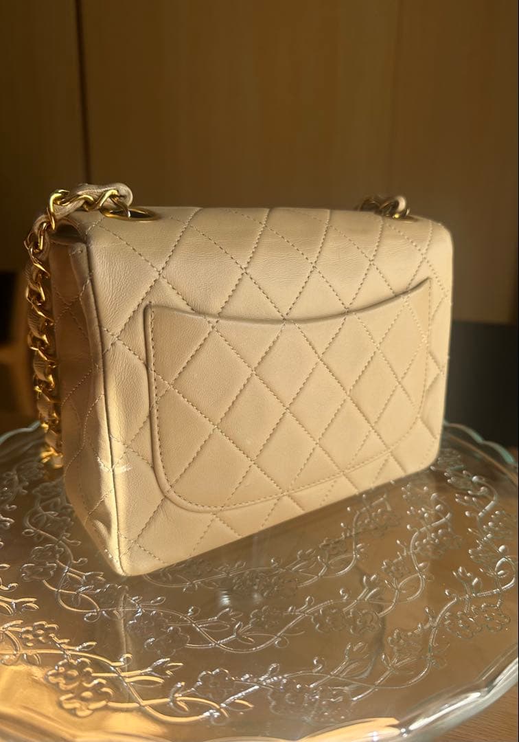 CHANEL ミニマトラッセ ベージュ ラムスキン