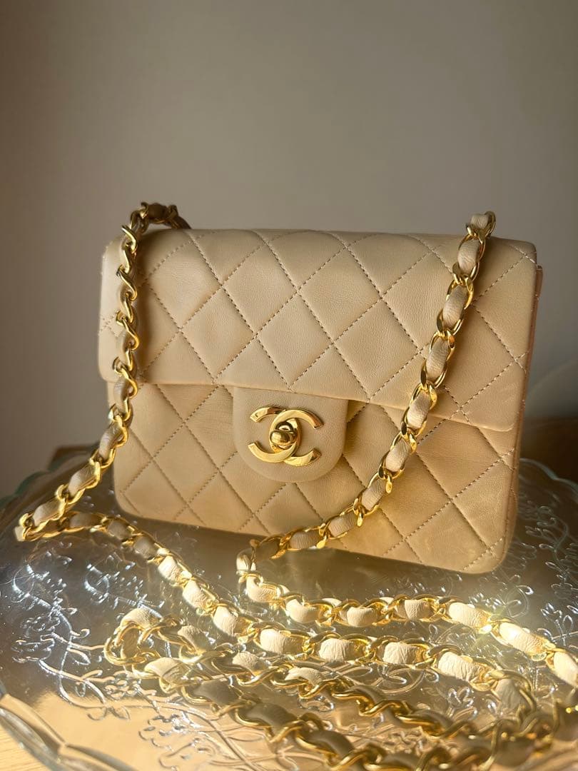 CHANEL ミニマトラッセ ベージュ ラムスキン