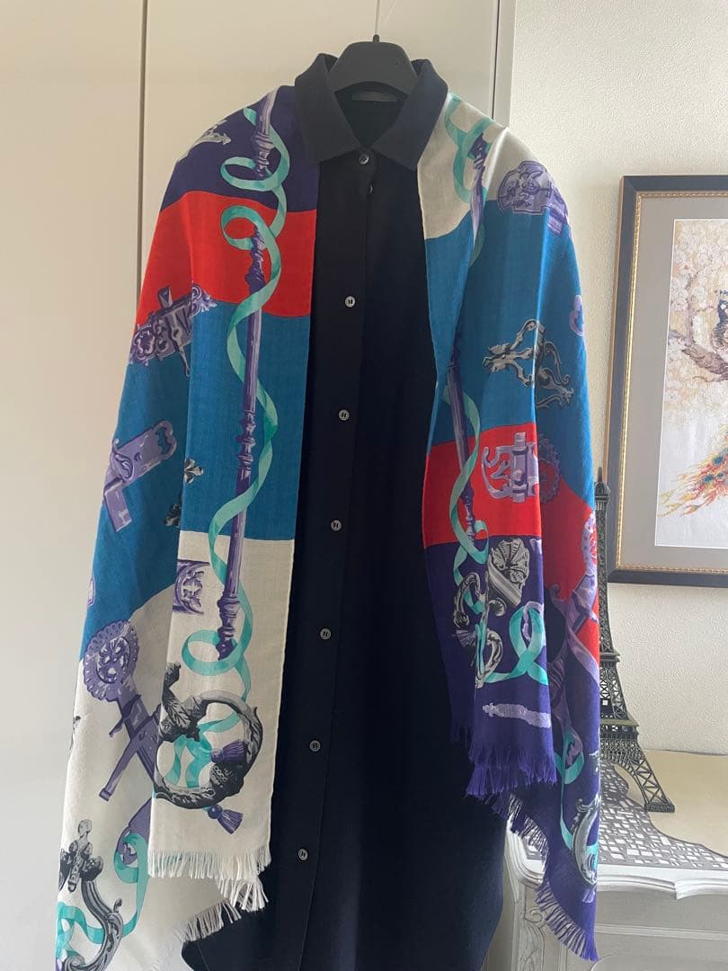 Hermes装飾的なマルチカラーストール