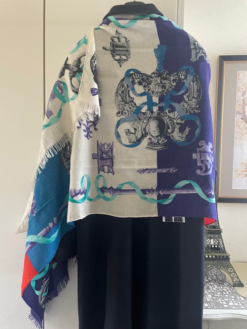 Hermes装飾的なマルチカラーストール