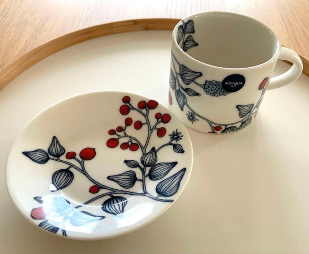 Arabia Runoアラビアルノ　フロストベリー、カップ&プレートセット！