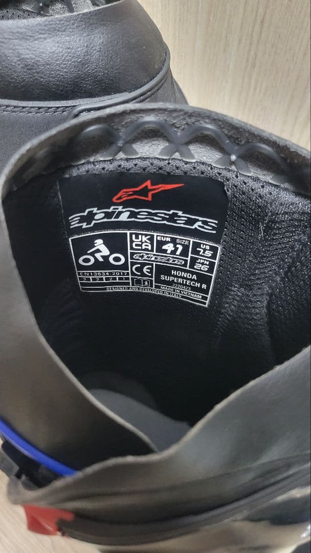 限定モデルHONDA Supertech R スーパーテックアール　41サイズ