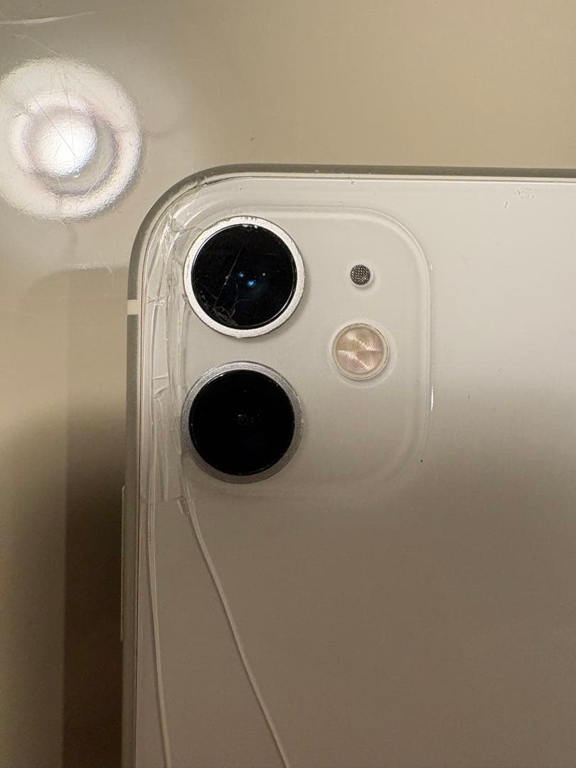 iPhone11 白　ホワイト　背面割れあり　128GB