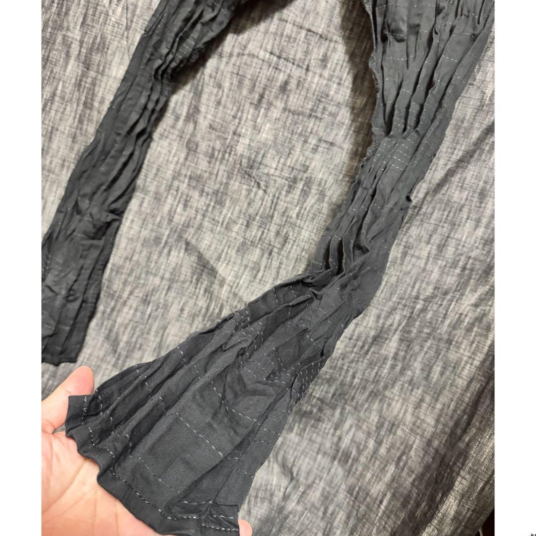 ISSEY MIYAKE シワ加工 プリーツパンツ ステッチ 刺繍　ブラック 黒