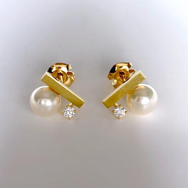 タサキ “プチ” バランス クラス イヤリング（ピアス）ダイヤモンド ＹＧ