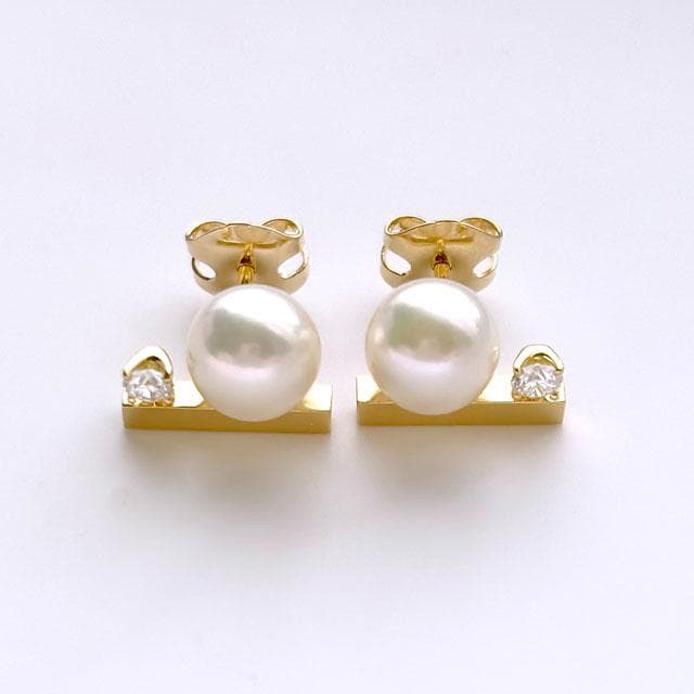 タサキ “プチ” バランス クラス イヤリング（ピアス）ダイヤモンド ＹＧ