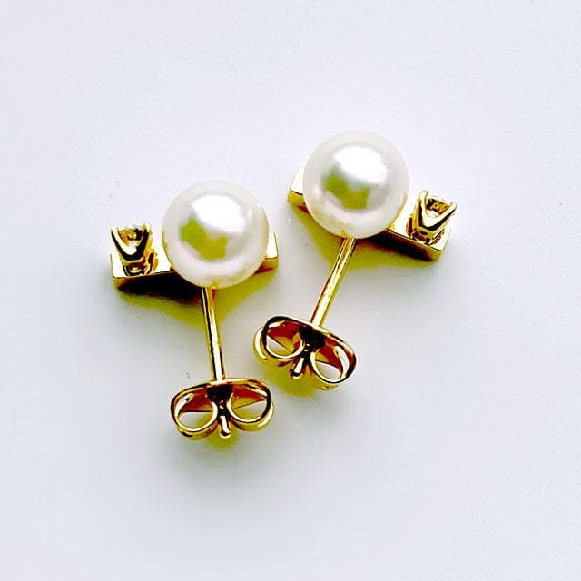 タサキ “プチ” バランス クラス イヤリング（ピアス）ダイヤモンド ＹＧ