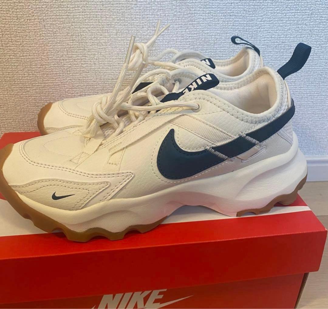 23.5cm【新品】NIKE WMNS TC 7900 ナイキ TC7900