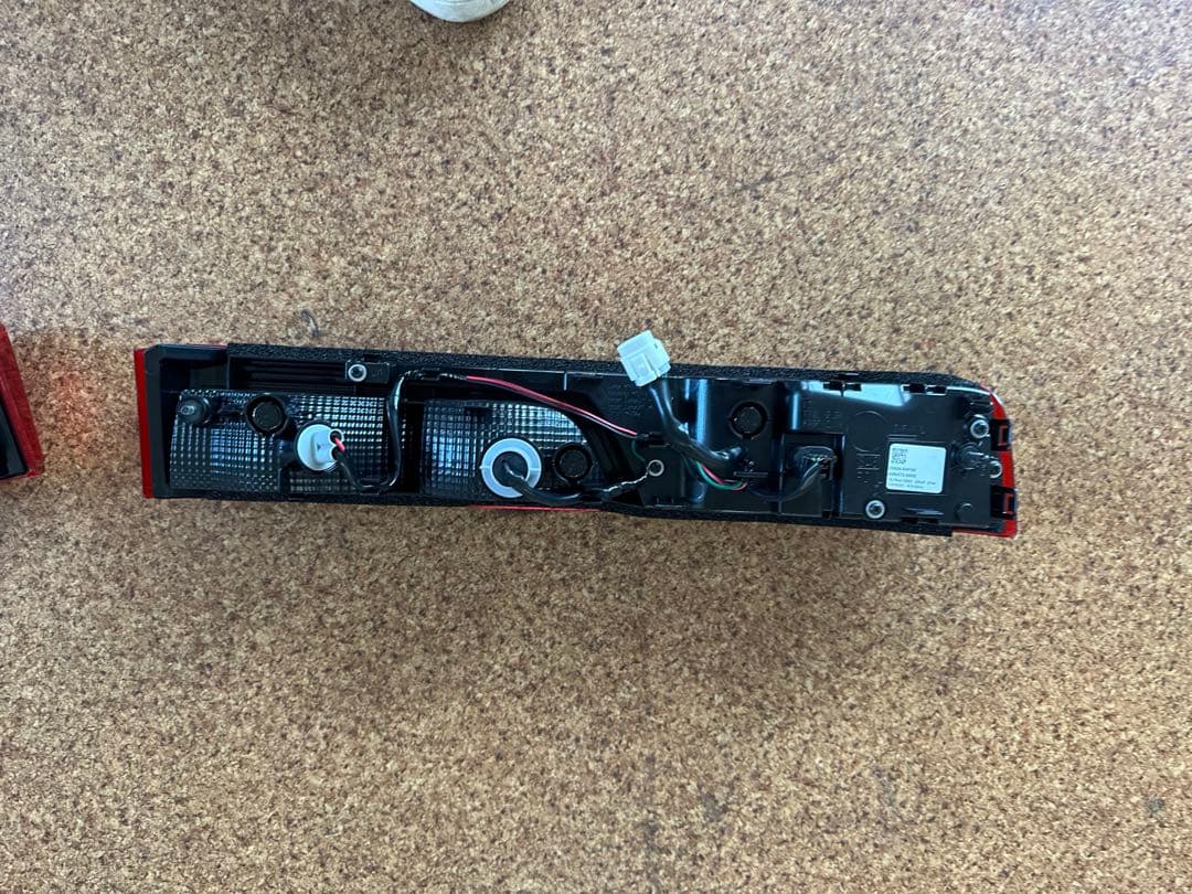 エブリィワゴンda17w 純正テールランプ新車外し①