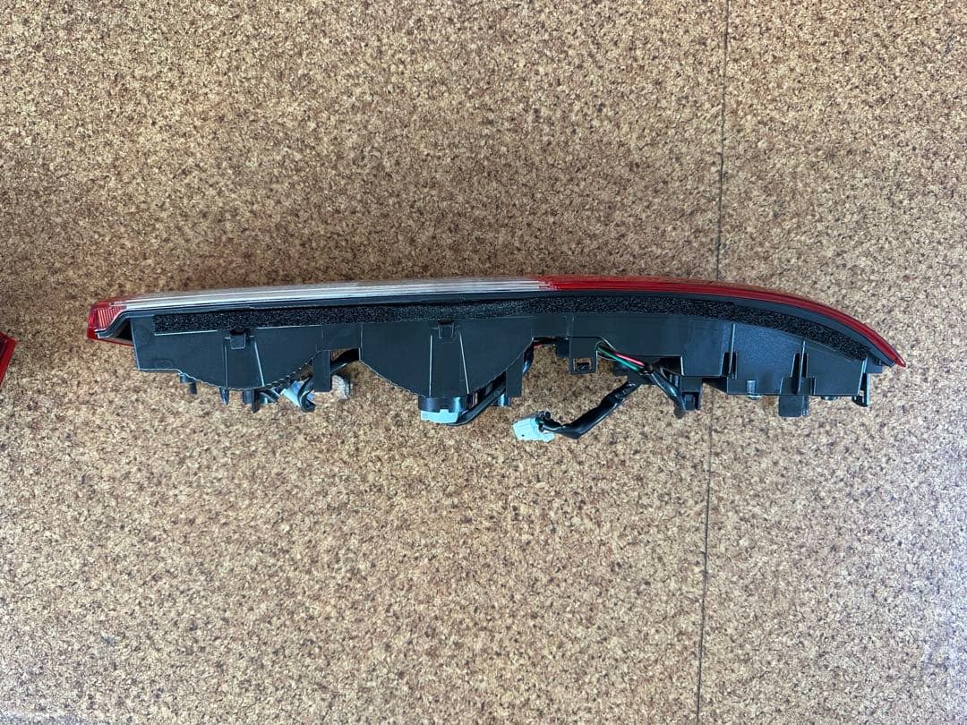 エブリィワゴンda17w 純正テールランプ新車外し①