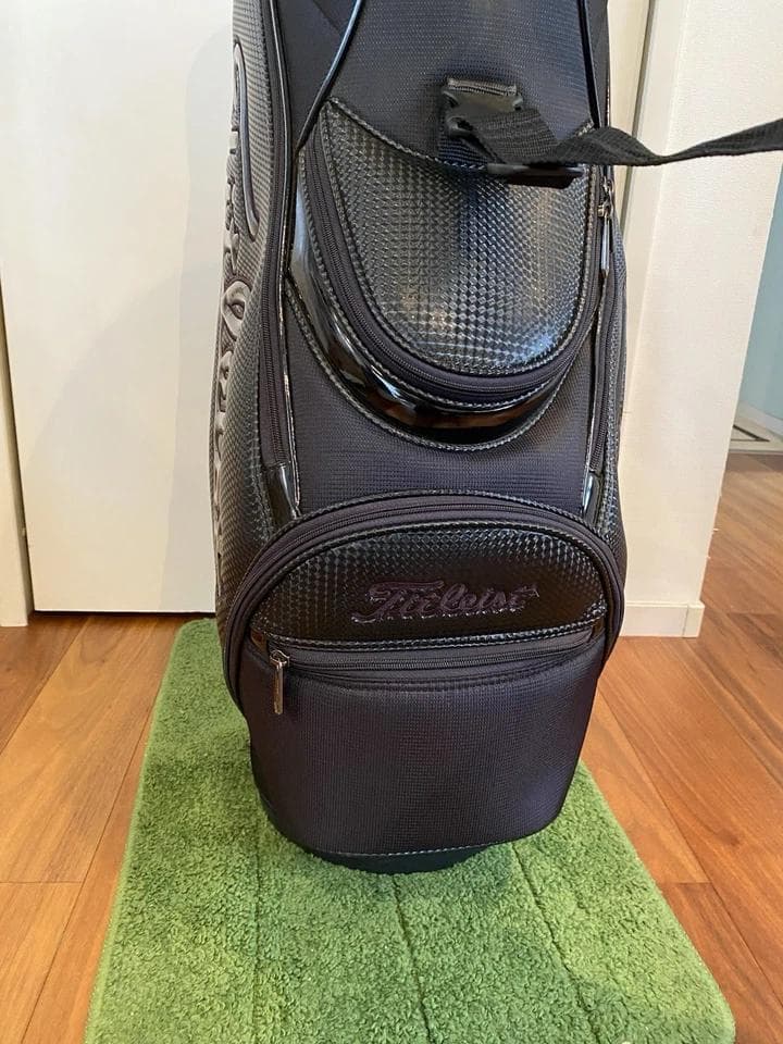 【レア希少】タイトリスト オールブラック 軽量　ゴルフバッグ キャディバッグ　黒
