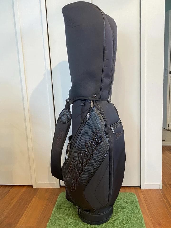 【レア希少】タイトリスト オールブラック 軽量　ゴルフバッグ キャディバッグ　黒