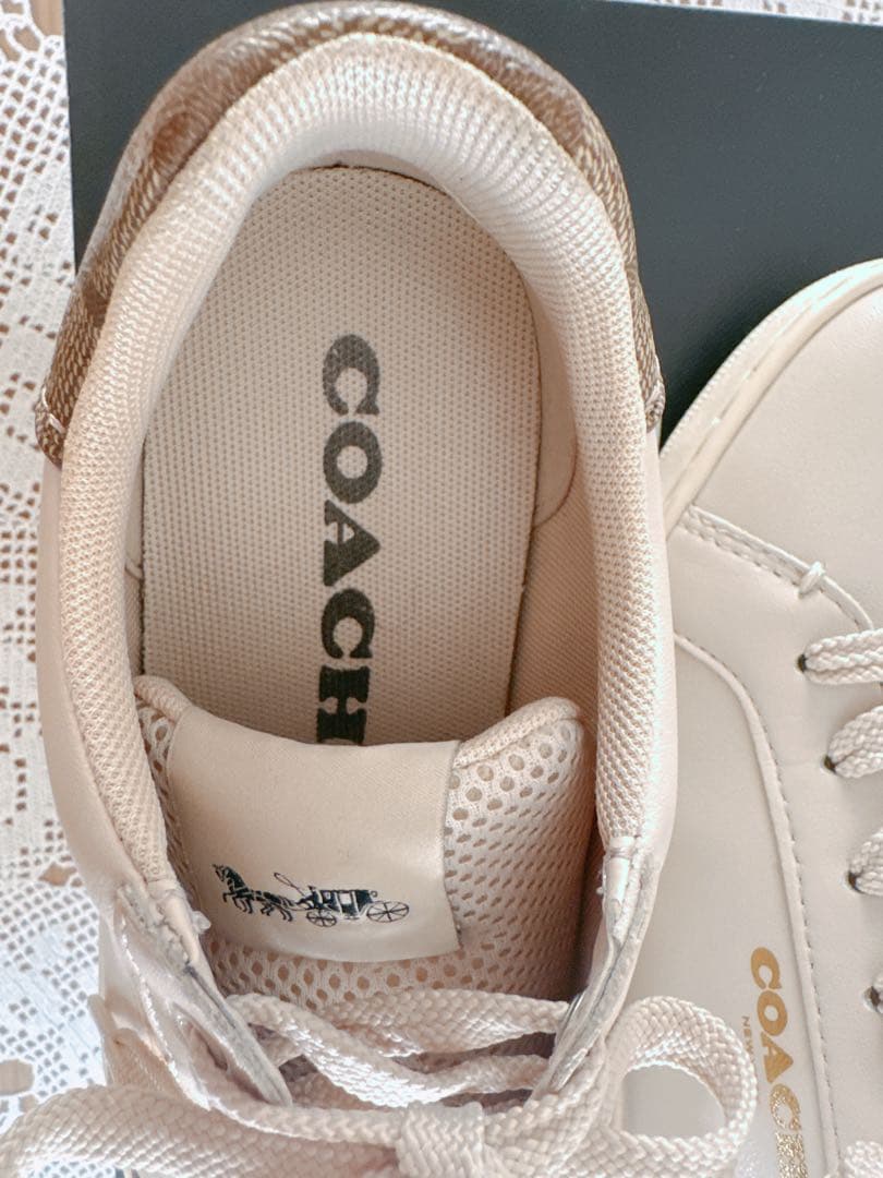 COACH ベージュ スニーカー