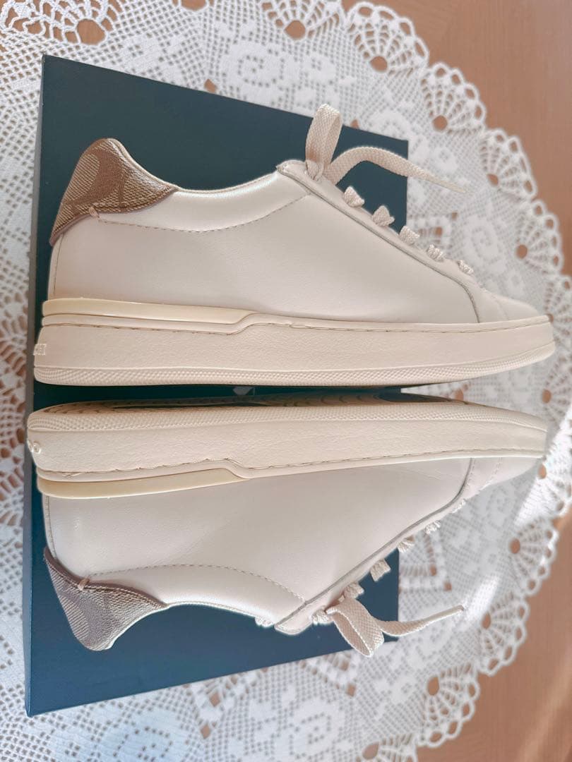 COACH ベージュ スニーカー