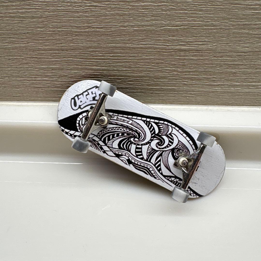 フィンガーボード 白黒デザイン