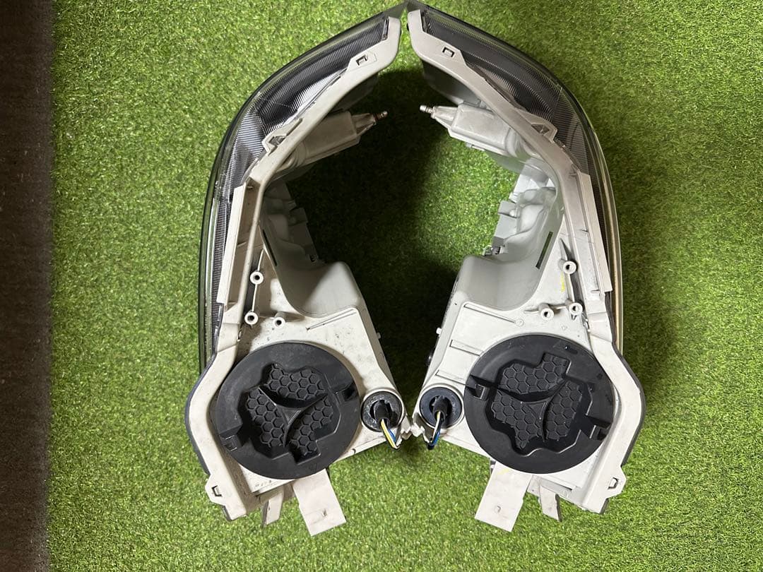 ハイエースバレンティヘッドライト