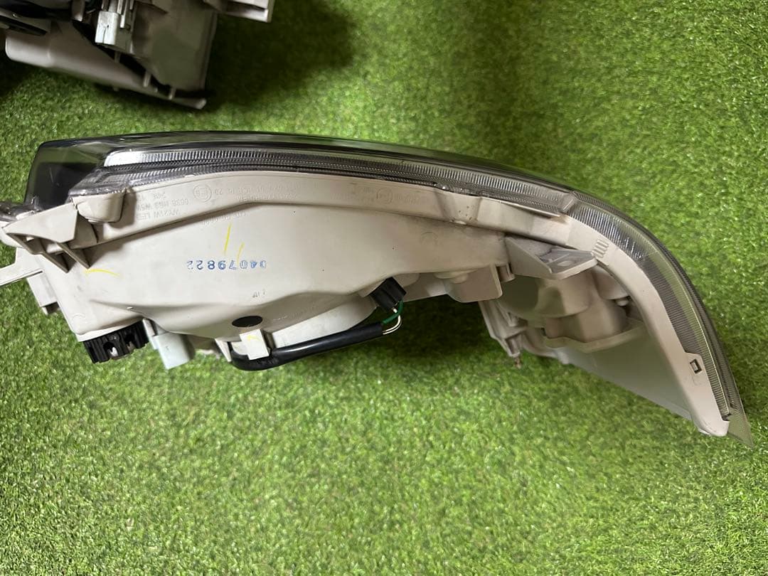 ハイエースバレンティヘッドライト