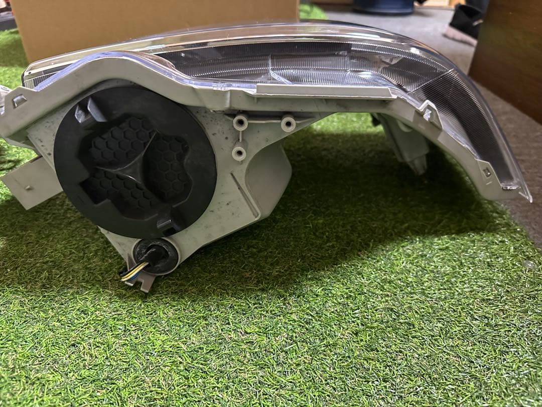 ハイエースバレンティヘッドライト